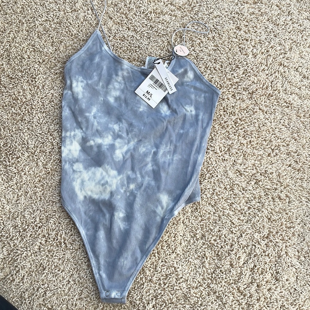 NEW Forever 21 Seamless Strappy Ribbed Bodysuit Grey White Tie-Dye Size M/L